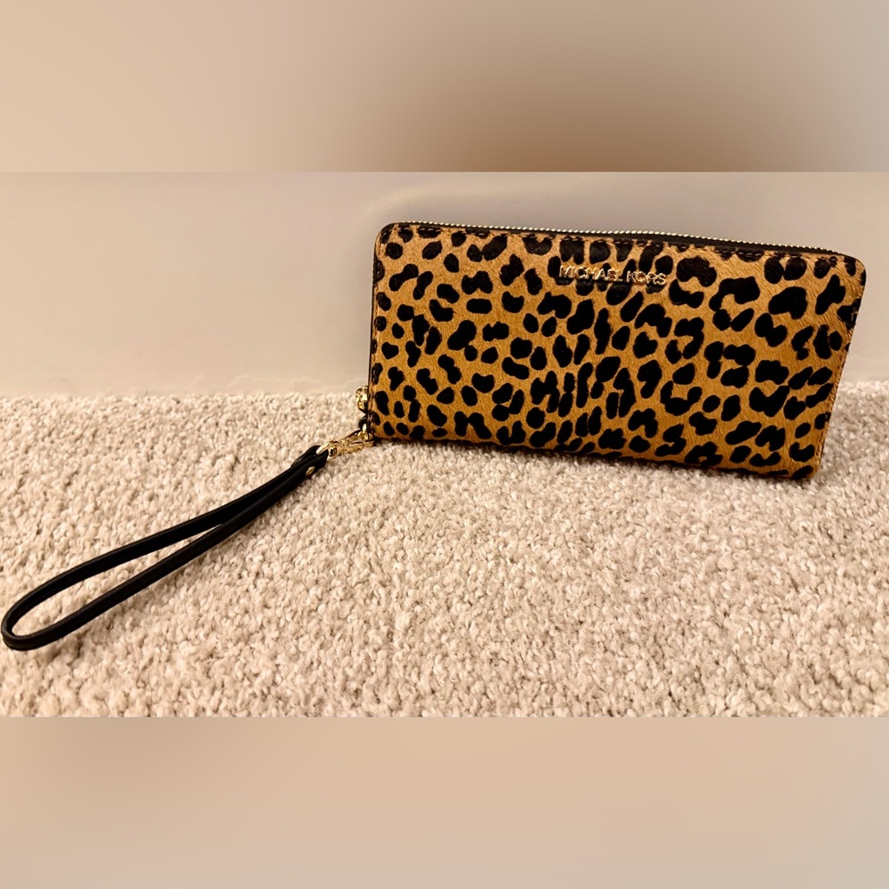 NEW Michael Kors Animal Print Wristlet Wallet